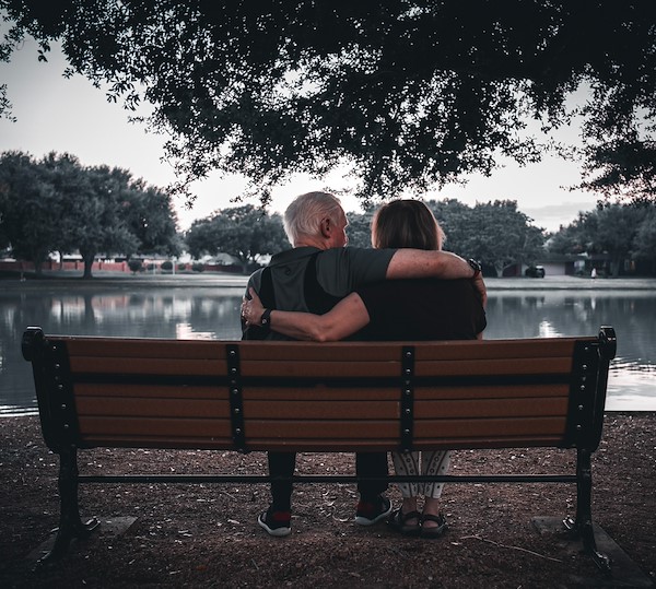 https://www.lensandlightphotographie.com/
