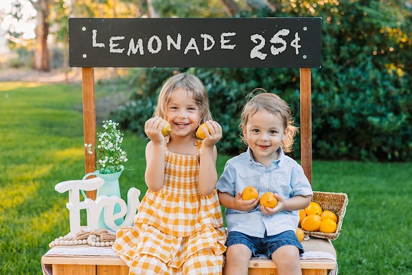 Lemonade Stand Mini Sessions