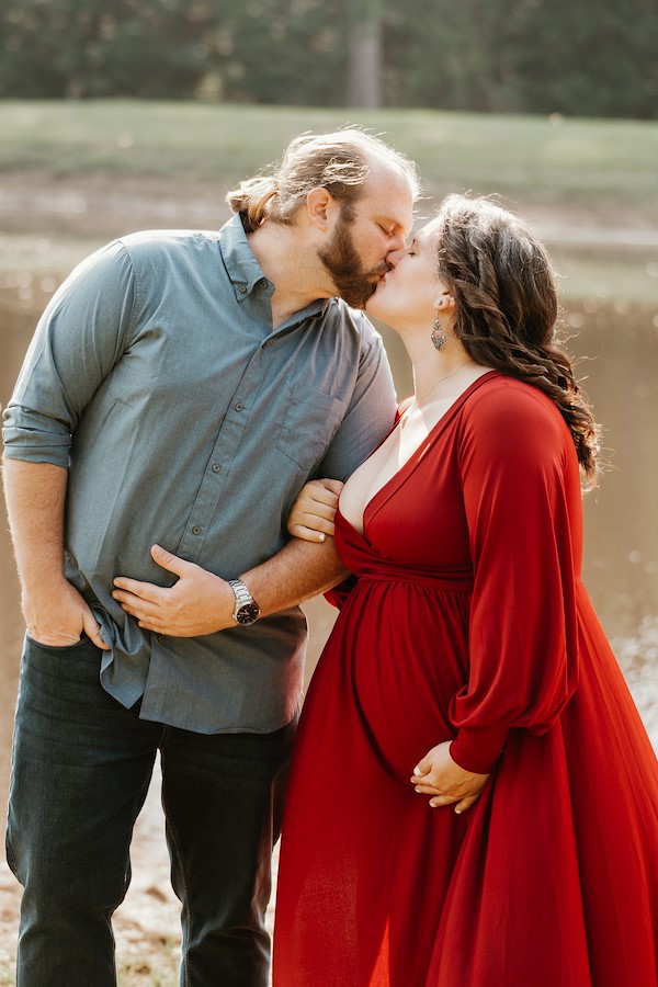 Maternity photography at Rustic Ridge Louisiana | Louisiana Maternity Photographer Liliana Alcock Photography